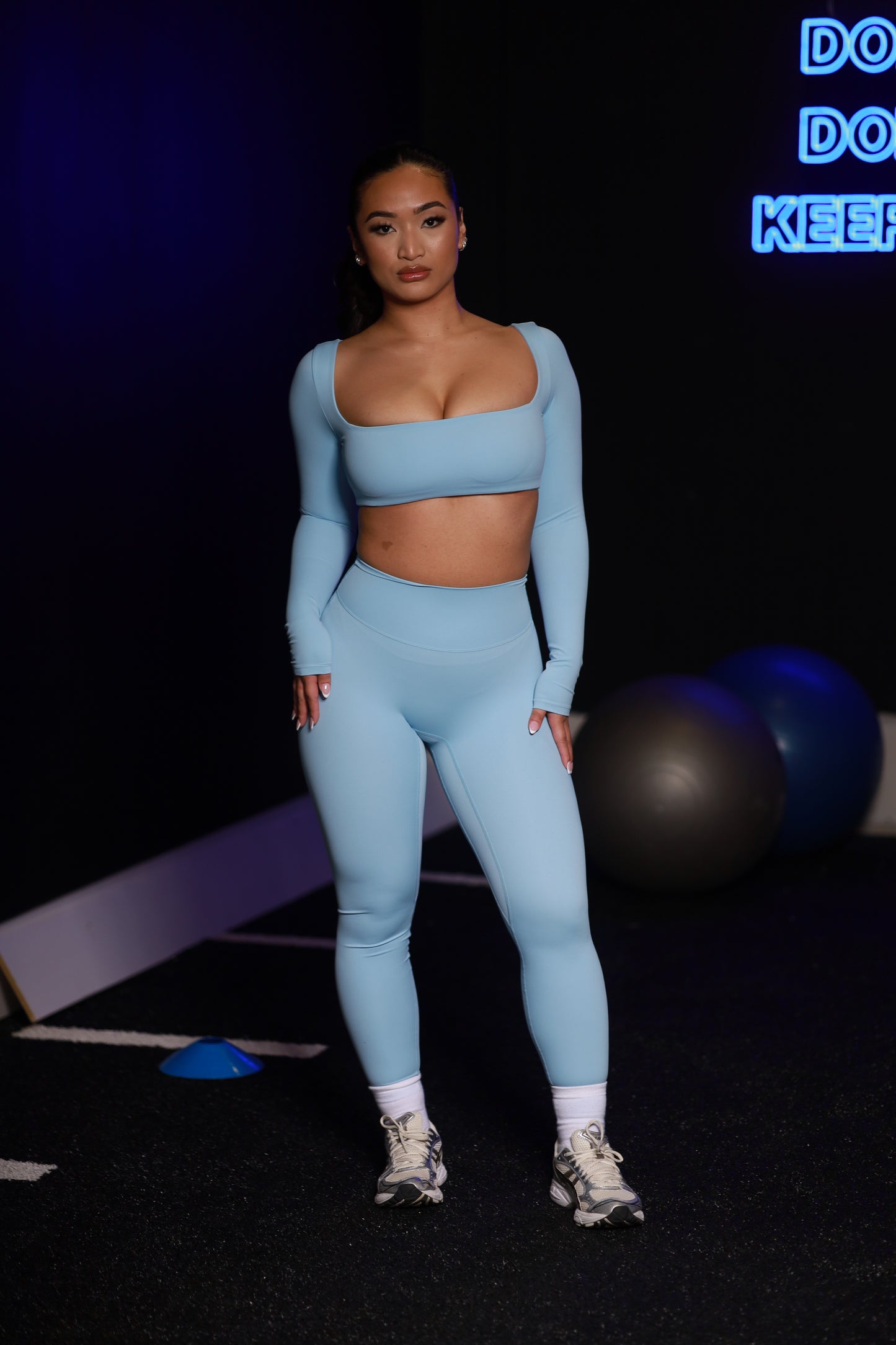 ESSENTIAL LEGGINGS